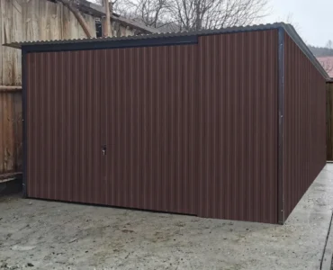 Garáž pre jedno auto 4x5 m Pultová strecha Tmavohnedá