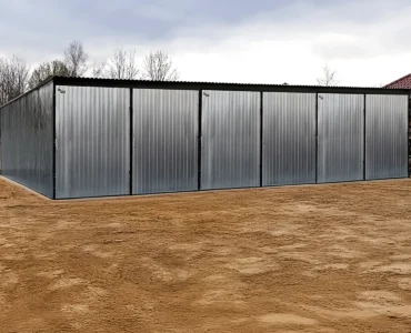 Garáž pre tri auta 9x5 m Pultová strecha Zinok