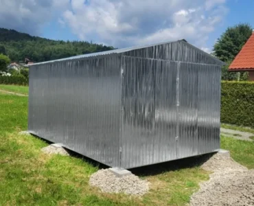 Garáž pre jedno auto 3x5 m Sedlová strecha Zinok