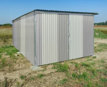 Plechová garáž 3x5 m, pultová strecha, dvojkrídlová brána, viacfarebná, II. akosť