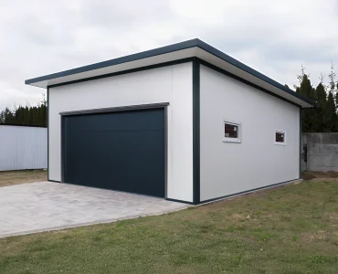 Garáž zo sendvičových panelov 6x6 m, biela, sekcionálna brána grafit, 2x okno