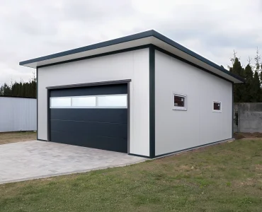 Garáž zo sendvičových panelov 6x6 m, biela, sekcionálna brána grafit, presklenie, 2x okno