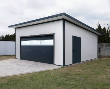 Garáž zo sendvičových panelov 6x6 m, biela, sekcionálna brána grafit, presklenie, 1x dvere grafit