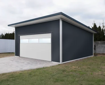 Garáž zo sendvičových panelov 6x6 m, grafit, sekcionálna brána biela, presklenie