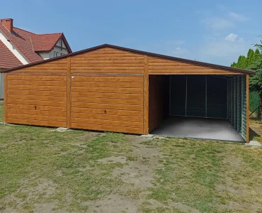 Plechová garáž 6x5 m, pre dve autá, sedlová strecha, výklopná brána, drevodekor – Model 7
