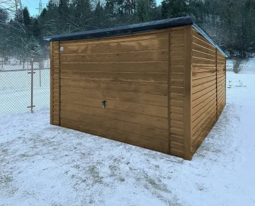 Plechová garáž 3,5x5 m, pultová strecha, výklopná brána, drevodekor