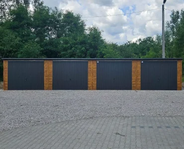 Plechová garáž 14x6 m, pultová strecha, výklopná brána, drevodekor