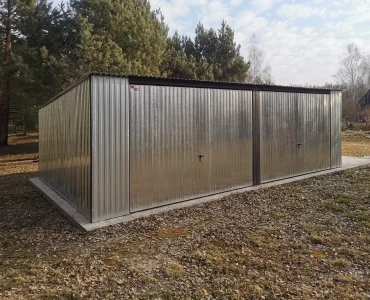 Plechová garáž 7x5 m, pre dve autá, pultová strecha, výklopná brána, zinok