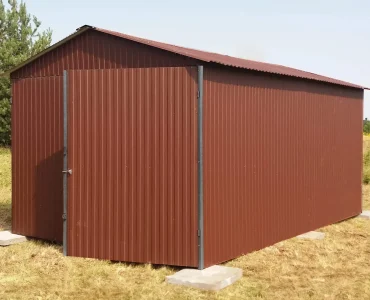 Plechová garáž 3,5x5 m, sedlová strecha, dvojkrídlová brána, tmavo hnedá